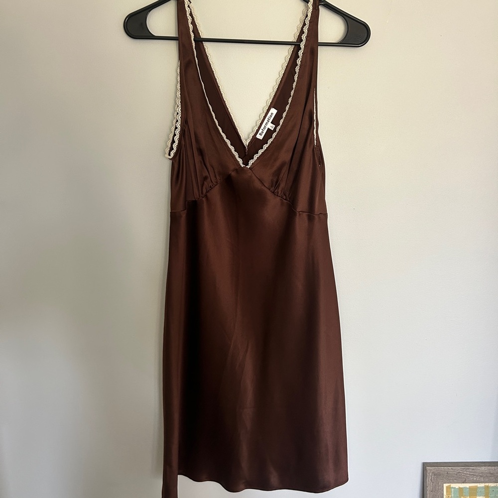 Never worn gorgeous chocolate brown 100% silk reformation dress